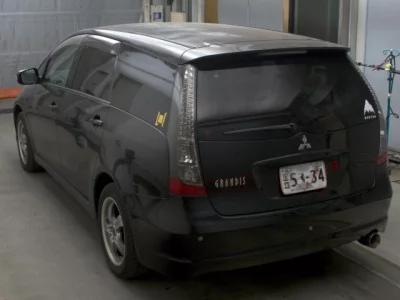 Mitsubishi GRANDIS