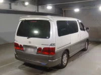 Toyota GRANVIA лот № 618 оценка 3  с аукциона в Японии 1