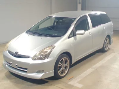 Toyota WISH  с аукциона в Японии