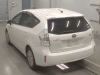 Toyota PRIUS ALPHA лот № 30332 оценка RA  с аукциона в Японии 5
