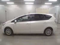 Toyota PRIUS ALPHA лот № 30332 оценка RA  с аукциона в Японии 3