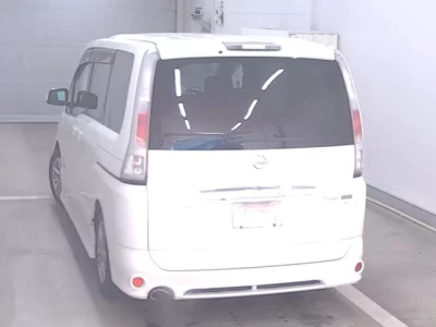 Nissan SERENA  с аукциона в Японии