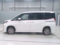 Toyota NOAH лот № 30257 оценка 4.5  с аукциона в Японии 3