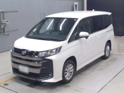 Toyota NOAH  с аукциона в Японии