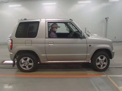 Mitsubishi PAJERO MINI