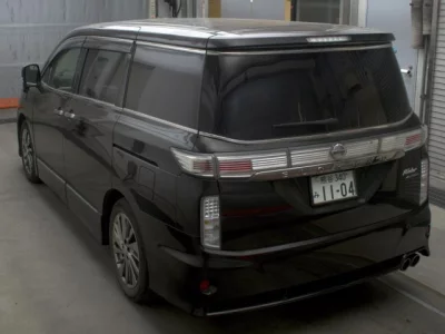 Nissan ELGRAND  с аукциона в Японии