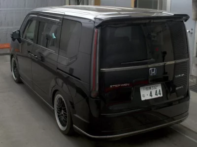 Honda STEP WAGON  с аукциона в Японии