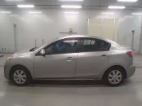 Mazda AXELA лот № 40112 оценка 3  с аукциона в Японии 3