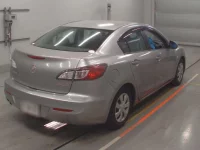 Mazda AXELA лот № 40112 оценка 3  с аукциона в Японии 1