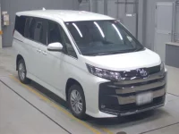 Toyota NOAH лот № 30259 оценка 4.5  с аукциона в Японии 4