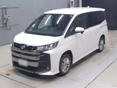 Toyota NOAH  с аукциона в Японии