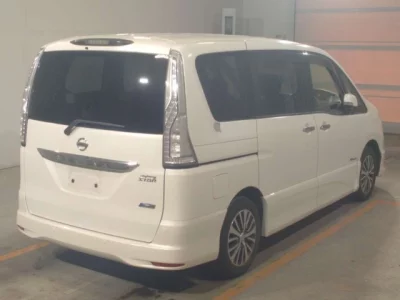 Nissan SERENA  с аукциона в Японии