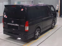 Toyota HIACE VAN лот № 30269 оценка 4  с аукциона в Японии 1