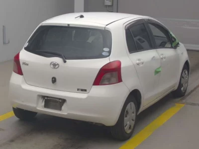 Toyota VITZ  с аукциона в Японии