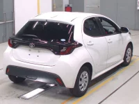 Toyota YARIS лот № 30292 оценка 4.5  с аукциона в Японии 1