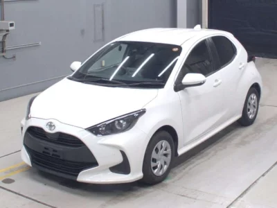 Toyota YARIS  с аукциона в Японии
