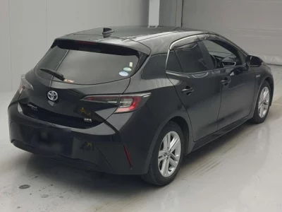 Toyota COROLLA SPORT  с аукциона в Японии