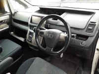 Toyota NOAH лот № 30291 оценка 4  с аукциона в Японии 6