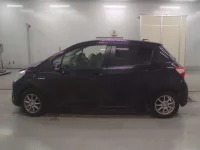 Toyota VITZ лот № 30374 оценка RA  с аукциона в Японии 3
