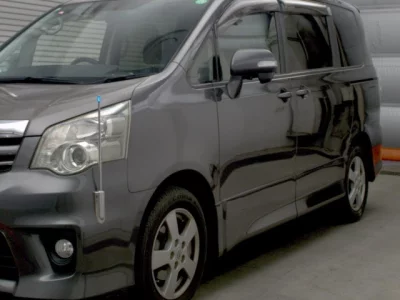 Toyota NOAH  с аукциона в Японии