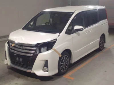 Toyota NOAH  с аукциона в Японии
