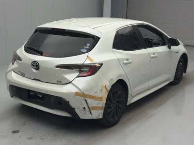 Toyota COROLLA SPORT  с аукциона в Японии