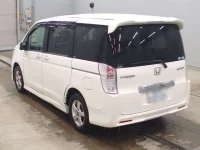 Honda STEP WAGON лот № 2042 оценка 3  с аукциона в Японии 5