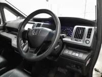 Honda STEP WAGON лот № 2042 оценка 3  с аукциона в Японии 6