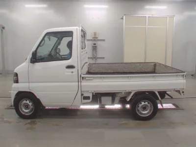 Nissan CLIPPER TRUCK