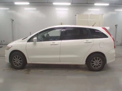 Honda STREAM  с аукциона в Японии