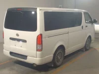 Toyota HIACE VAN лот № 62013 оценка RA  с аукциона в Японии 1