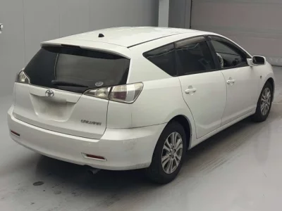 Toyota CALDINA  с аукциона в Японии