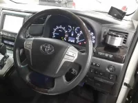 Toyota ALPHARD лот № 30404 оценка 3.5  с аукциона в Японии 6