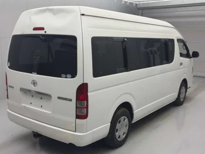 Toyota HIACE  с аукциона в Японии