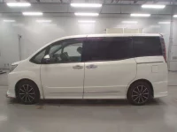 Toyota NOAH лот № 30407 оценка 3.5  с аукциона в Японии 3