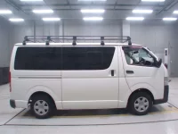 Toyota HIACE VAN лот № 30332 оценка R  с аукциона в Японии 2