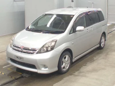 Toyota ISIS  с аукциона в Японии