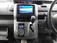 Toyota VOXY лот № 30418 оценка 4  с аукциона в Японии 8