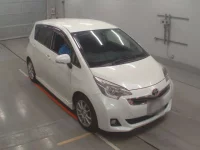 Toyota RACTIS лот № 30417 оценка 4  с аукциона в Японии 4
