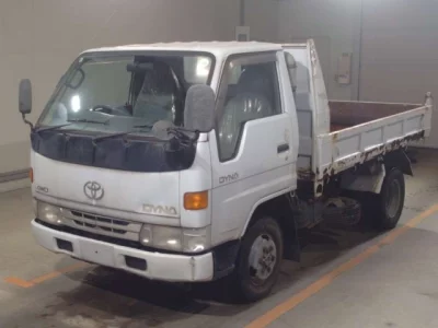 Toyota DYNA  с аукциона в Японии