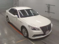 Toyota CROWN лот № 30425 оценка R  с аукциона в Японии 4