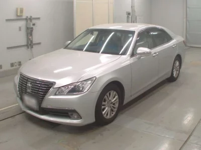 Toyota CROWN  с аукциона в Японии