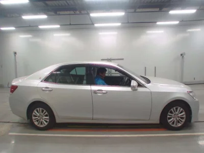 Toyota CROWN  с аукциона в Японии