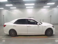 Toyota CROWN лот № 30433 оценка 4  с аукциона в Японии 2