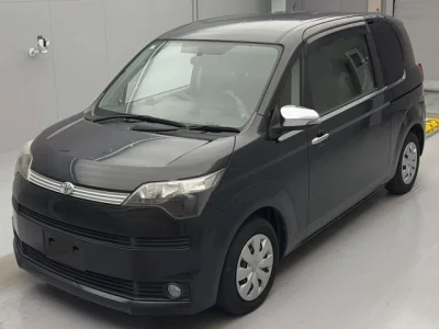 Toyota SPADE  с аукциона в Японии
