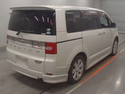 Mitsubishi DELICA D5