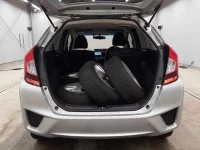 Honda FIT лот № 5555 оценка 3  с аукциона в Японии 10