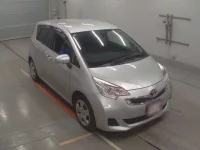 Toyota RACTIS лот № 30446 оценка 3.5  с аукциона в Японии 4