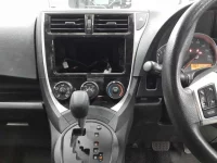 Toyota RACTIS лот № 30446 оценка 3.5  с аукциона в Японии 8