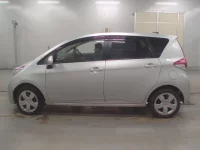 Toyota RACTIS лот № 30446 оценка 3.5  с аукциона в Японии 3